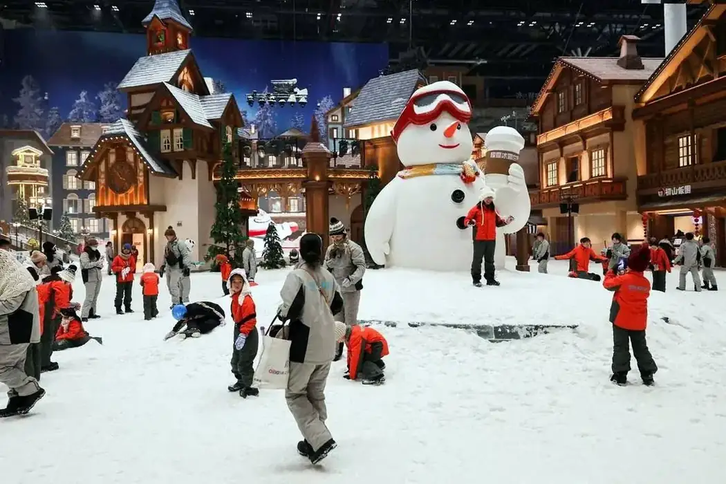 منتجع التزلج الداخلي L+SNOW